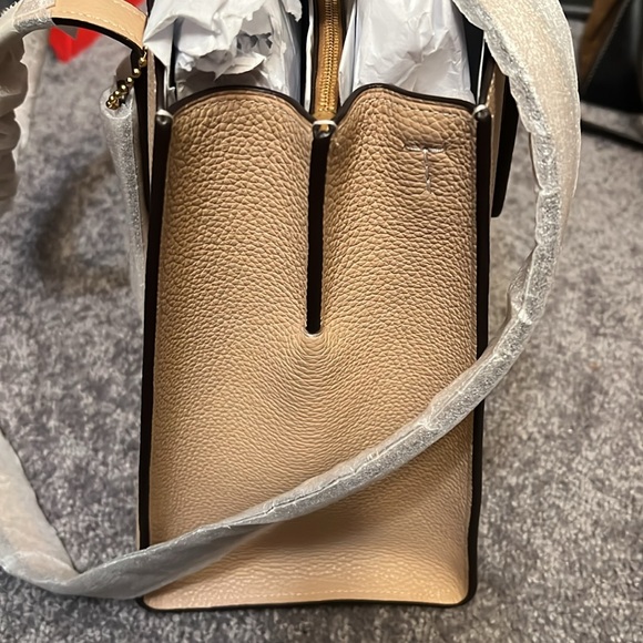 Coach Handbag! - Picture 4 of 12